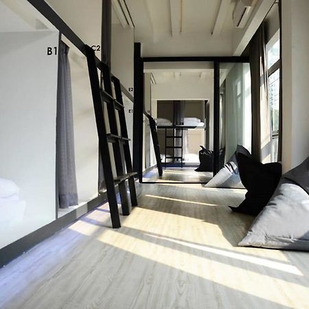 3 Howw Hostel At Sukhumvit 21 Μπανγκόκ Εξωτερικό φωτογραφία
