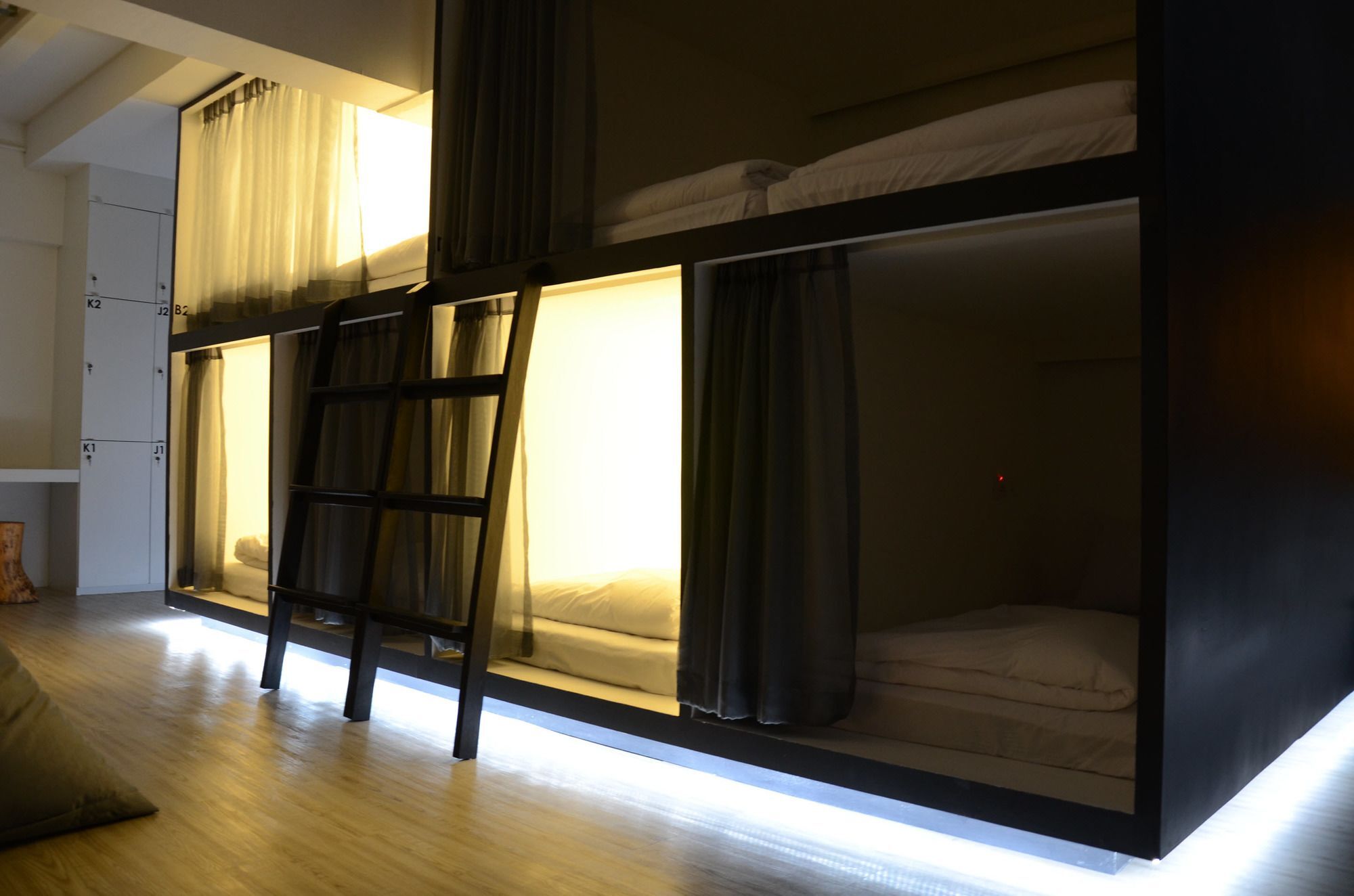 3 Howw Hostel At Sukhumvit 21 Μπανγκόκ Εξωτερικό φωτογραφία