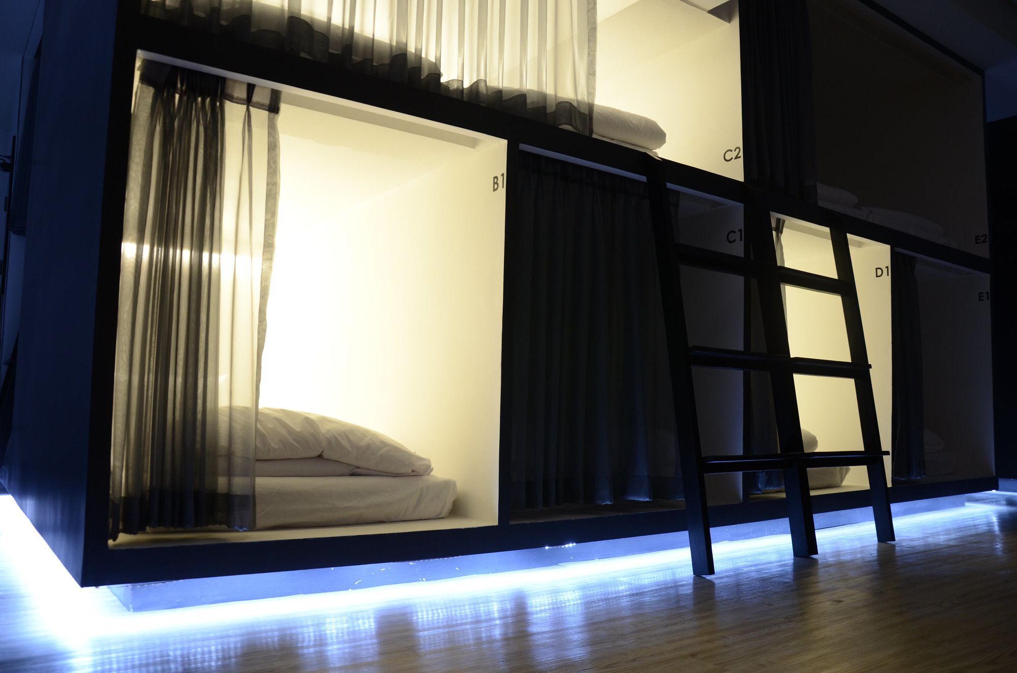 3 Howw Hostel At Sukhumvit 21 Μπανγκόκ Εξωτερικό φωτογραφία
