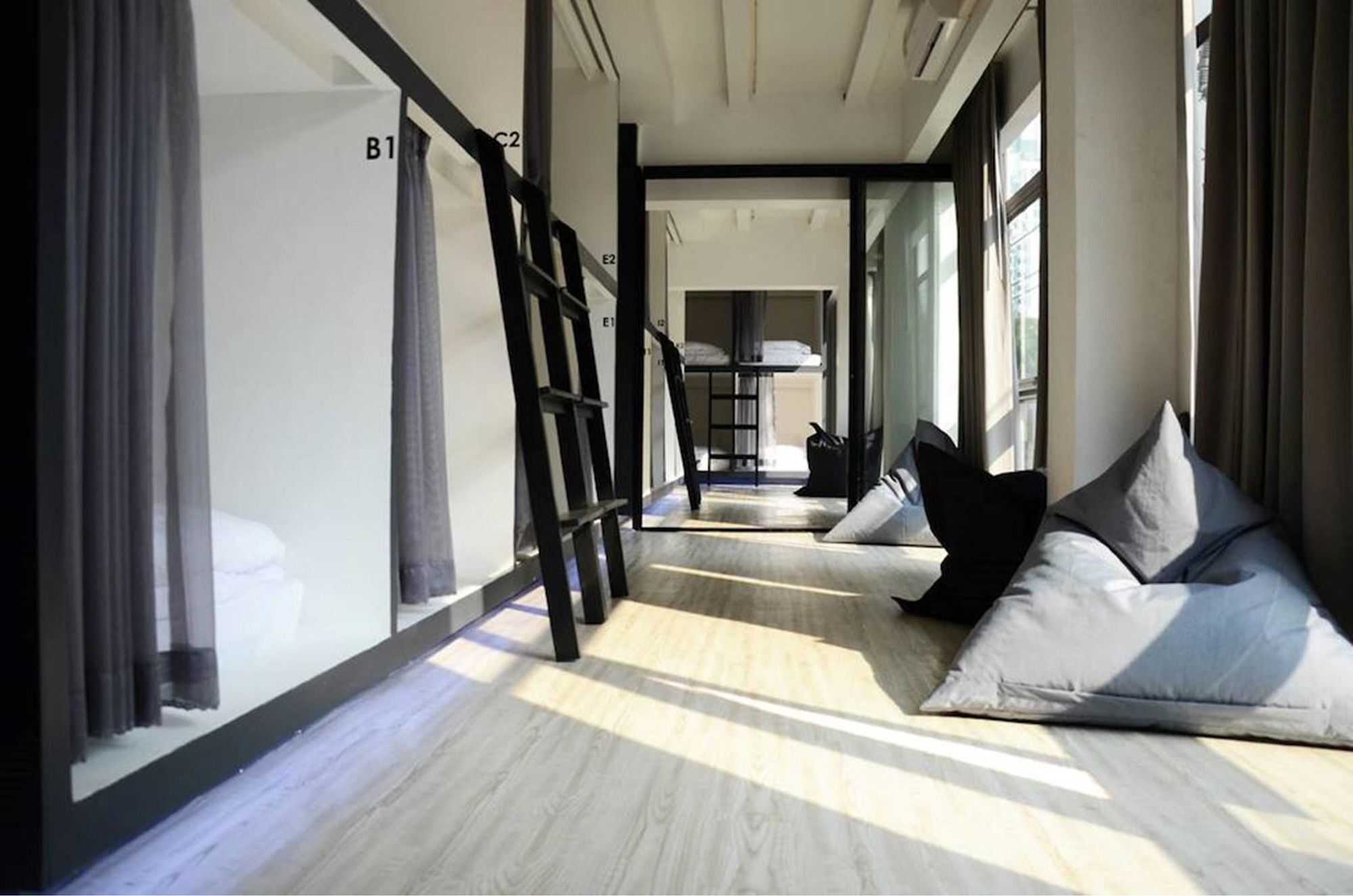 3 Howw Hostel At Sukhumvit 21 Μπανγκόκ Εξωτερικό φωτογραφία